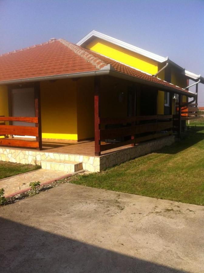 Apartamento Lux Hus Novi Sad Veternik Exterior foto